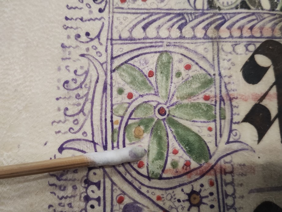 Testen van de kleuren op watergevoeligheid